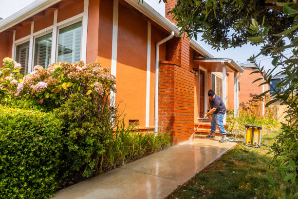 Best Deck Pressure Washing  in Salmon Creek, WA